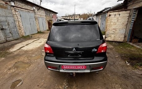 Mitsubishi Outlander III рестайлинг 3, 2007 год, 600 000 рублей, 2 фотография