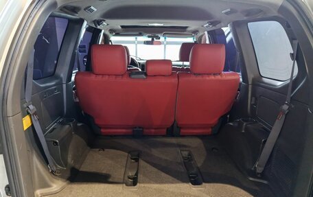 Toyota Land Cruiser Prado 120 рестайлинг, 2004 год, 1 500 000 рублей, 17 фотография