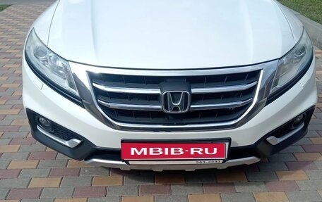 Honda Crosstour I рестайлинг, 2013 год, 1 600 000 рублей, 1 фотография