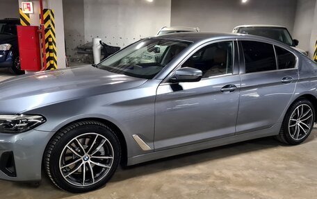 BMW 5 серия, 2021 год, 4 390 000 рублей, 2 фотография
