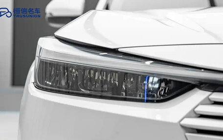 Honda Vezel, 2023 год, 1 518 000 рублей, 10 фотография