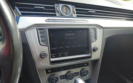 Volkswagen Passat B8 рестайлинг, 2016 год, 2 500 000 рублей, 17 фотография