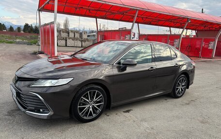 Toyota Camry, 2021 год, 2 850 000 рублей, 1 фотография