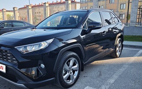 Toyota RAV4, 2021 год, 3 795 000 рублей, 10 фотография