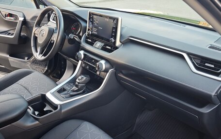 Toyota RAV4, 2021 год, 3 795 000 рублей, 16 фотография