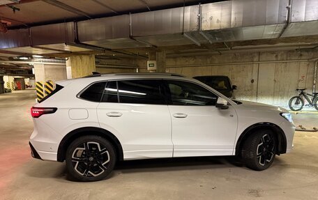 Volkswagen Tiguan, 2024 год, 4 650 000 рублей, 5 фотография