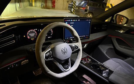 Volkswagen Tiguan, 2024 год, 4 650 000 рублей, 9 фотография