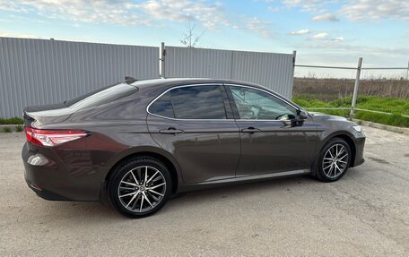 Toyota Camry, 2021 год, 2 850 000 рублей, 4 фотография