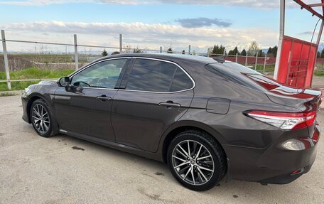 Toyota Camry, 2021 год, 2 850 000 рублей, 2 фотография