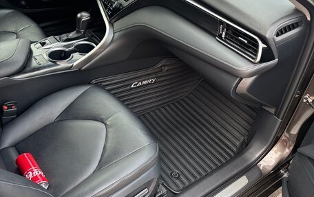 Toyota Camry, 2021 год, 2 850 000 рублей, 8 фотография