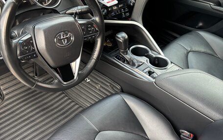 Toyota Camry, 2021 год, 2 850 000 рублей, 10 фотография