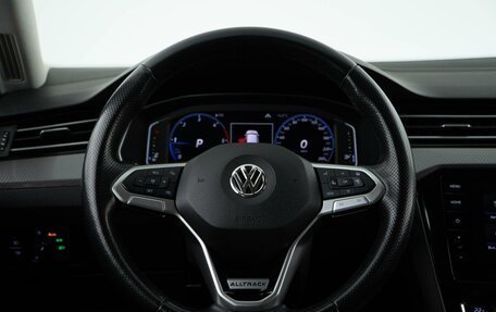 Volkswagen Passat B8 рестайлинг, 2019 год, 3 399 050 рублей, 13 фотография