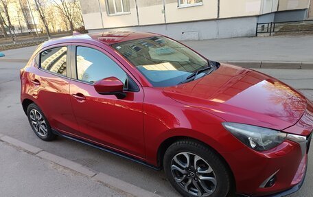 Mazda Demio IV, 2016 год, 950 000 рублей, 2 фотография
