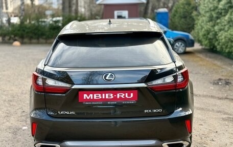 Lexus RX IV рестайлинг, 2019 год, 4 300 000 рублей, 6 фотография