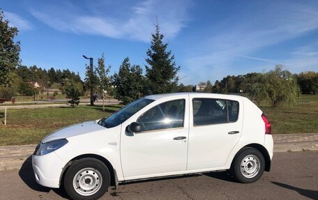 Renault Sandero I, 2014 год, 700 000 рублей, 2 фотография