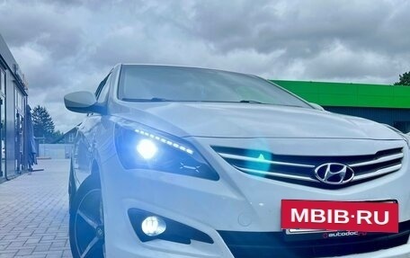 Hyundai Solaris II рестайлинг, 2015 год, 900 000 рублей, 2 фотография