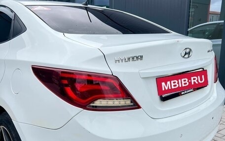 Hyundai Solaris II рестайлинг, 2015 год, 900 000 рублей, 5 фотография