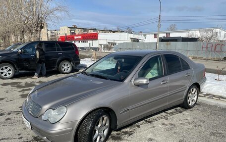 Mercedes-Benz C-Класс, 2004 год, 800 000 рублей, 6 фотография
