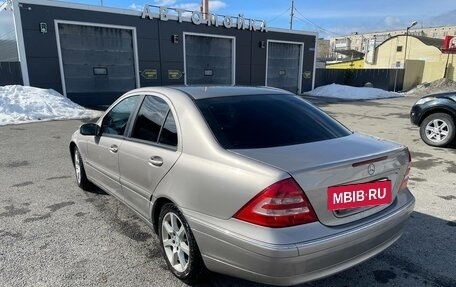 Mercedes-Benz C-Класс, 2004 год, 800 000 рублей, 4 фотография