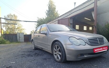 Mercedes-Benz C-Класс, 2004 год, 800 000 рублей, 13 фотография