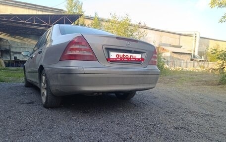 Mercedes-Benz C-Класс, 2004 год, 800 000 рублей, 10 фотография