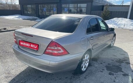 Mercedes-Benz C-Класс, 2004 год, 800 000 рублей, 5 фотография