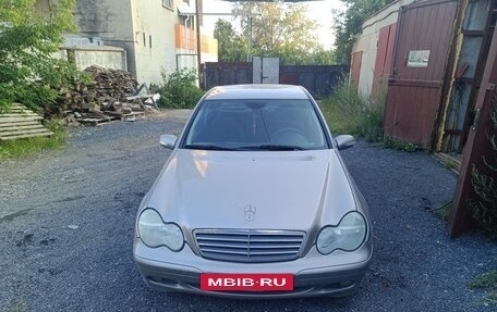 Mercedes-Benz C-Класс, 2004 год, 800 000 рублей, 16 фотография