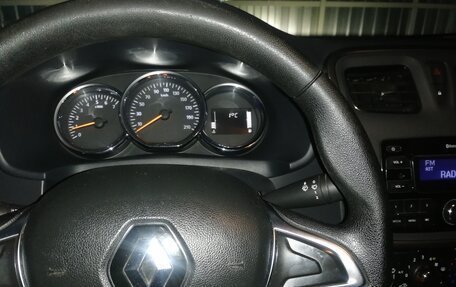 Renault Logan II, 2021 год, 800 000 рублей, 3 фотография