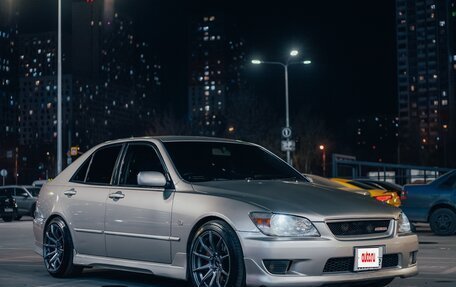 Toyota Altezza, 1999 год, 990 000 рублей, 2 фотография