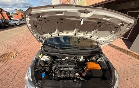 Hyundai Solaris II рестайлинг, 2011 год, 645 000 рублей, 7 фотография