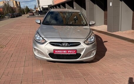 Hyundai Solaris II рестайлинг, 2011 год, 645 000 рублей, 1 фотография