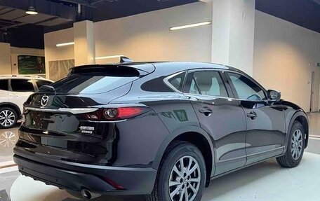 Mazda CX-4, 2023 год, 2 180 000 рублей, 7 фотография
