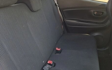 Toyota Vitz, 2015 год, 800 000 рублей, 10 фотография