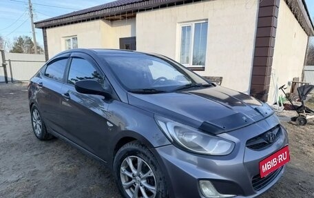Hyundai Solaris II рестайлинг, 2012 год, 650 000 рублей, 3 фотография
