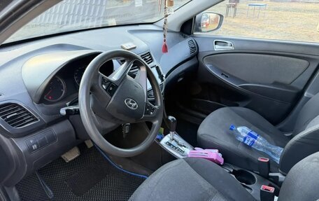 Hyundai Solaris II рестайлинг, 2012 год, 650 000 рублей, 11 фотография