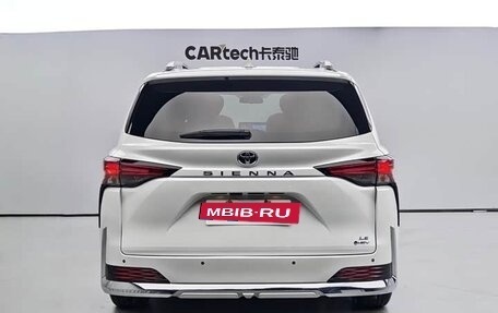 Toyota Sienna, 2024 год, 8 280 000 рублей, 3 фотография