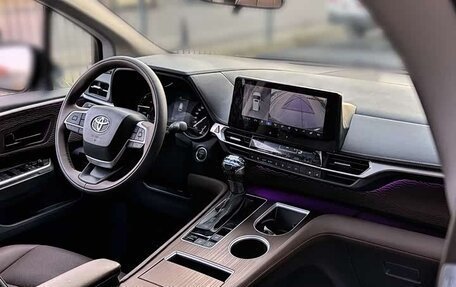 Toyota Sienna, 2024 год, 8 500 000 рублей, 4 фотография