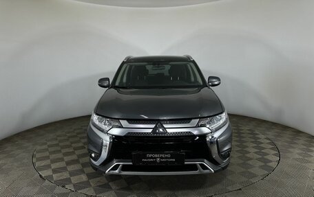 Mitsubishi Outlander III рестайлинг 3, 2021 год, 2 500 000 рублей, 2 фотография