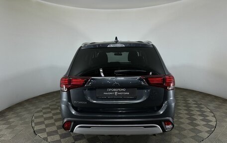 Mitsubishi Outlander III рестайлинг 3, 2021 год, 2 500 000 рублей, 3 фотография