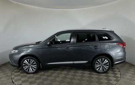 Mitsubishi Outlander III рестайлинг 3, 2021 год, 2 500 000 рублей, 5 фотография