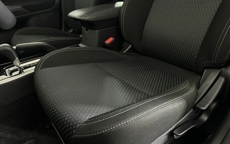 Mitsubishi Outlander III рестайлинг 3, 2021 год, 2 500 000 рублей, 10 фотография