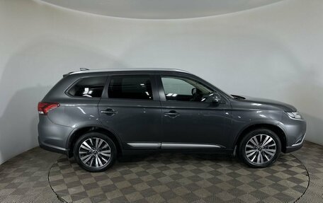 Mitsubishi Outlander III рестайлинг 3, 2021 год, 2 500 000 рублей, 4 фотография