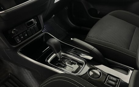 Mitsubishi Outlander III рестайлинг 3, 2021 год, 2 500 000 рублей, 13 фотография