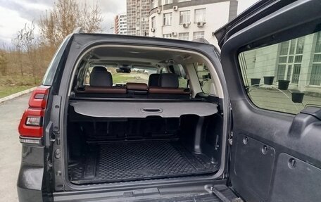 Toyota Land Cruiser Prado 150 рестайлинг 2, 2018 год, 4 750 000 рублей, 7 фотография