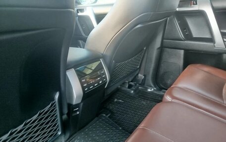 Toyota Land Cruiser Prado 150 рестайлинг 2, 2018 год, 4 750 000 рублей, 10 фотография