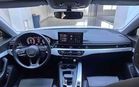 Audi A4, 2022 год, 2 950 000 рублей, 8 фотография