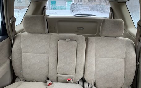 Toyota Ipsum II, 2002 год, 890 000 рублей, 2 фотография