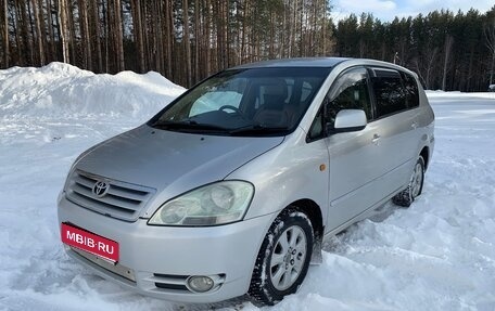 Toyota Ipsum II, 2002 год, 890 000 рублей, 1 фотография