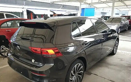 Volkswagen Golf VIII, 2022 год, 1 550 000 рублей, 3 фотография
