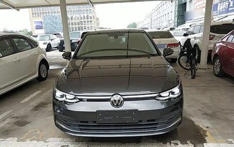 Volkswagen Golf VIII, 2022 год, 1 550 000 рублей, 2 фотография